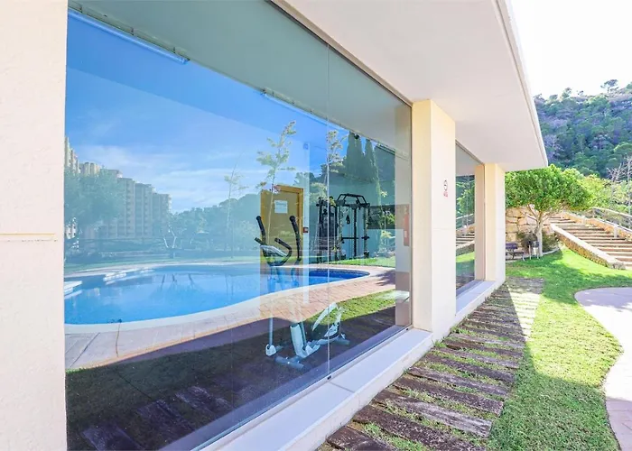 Skyline 5 With Private Balcony And Views *