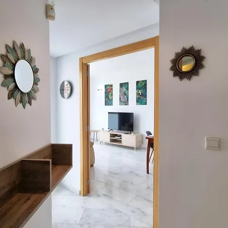 Skyline 5 With Private Balcony And Views *