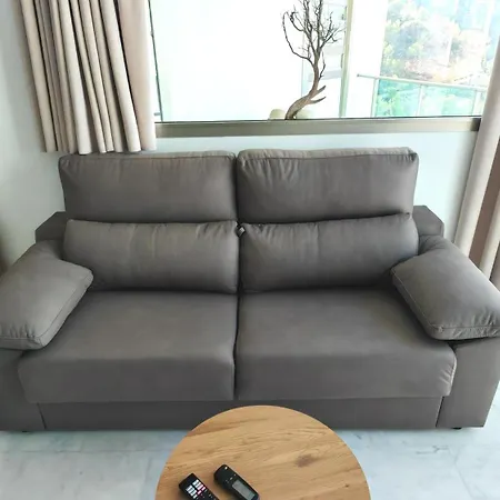 Skyline 5 With Private Balcony And Views דירה *