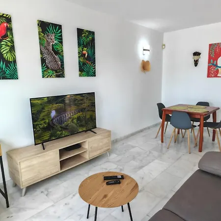 Skyline 5 With Private Balcony And Views *