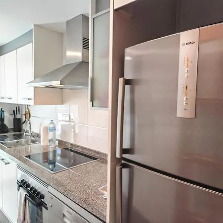 Skyline 5 With Private Balcony And Views Apartment