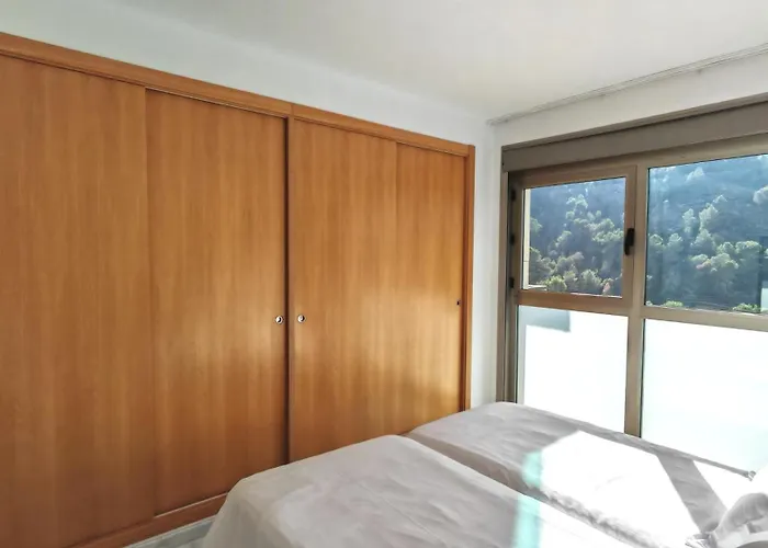 Skyline 5 With Private Balcony And Views דירה